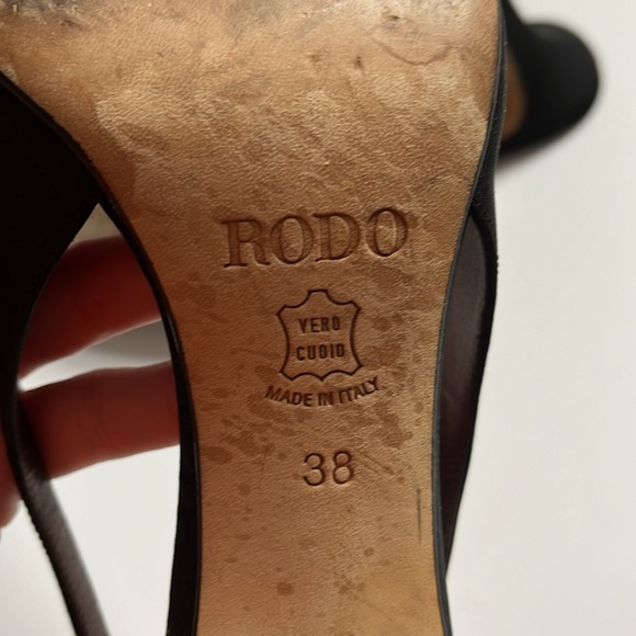 Rodo Black Satin Embellished Evening Pumps. Size 38 - Picture 4 of 4